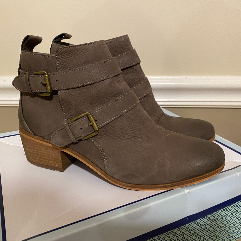 Brown tanned Ankle boots/ Bootie